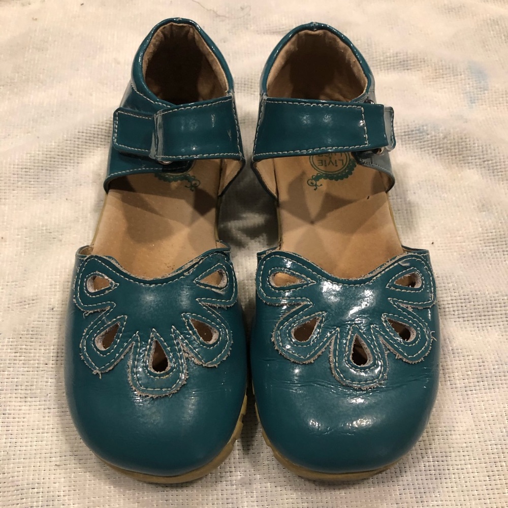 Turquoise Livie & Luca size 13 boutique shoes